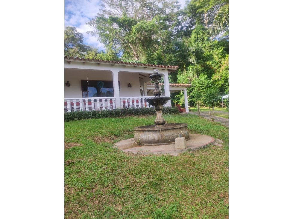 Casa Campestre en venta Cundinamarca Villeta Villeta 270 m2 Habitaciones 3 Baños 3 Garajes 4 Precio $999000000