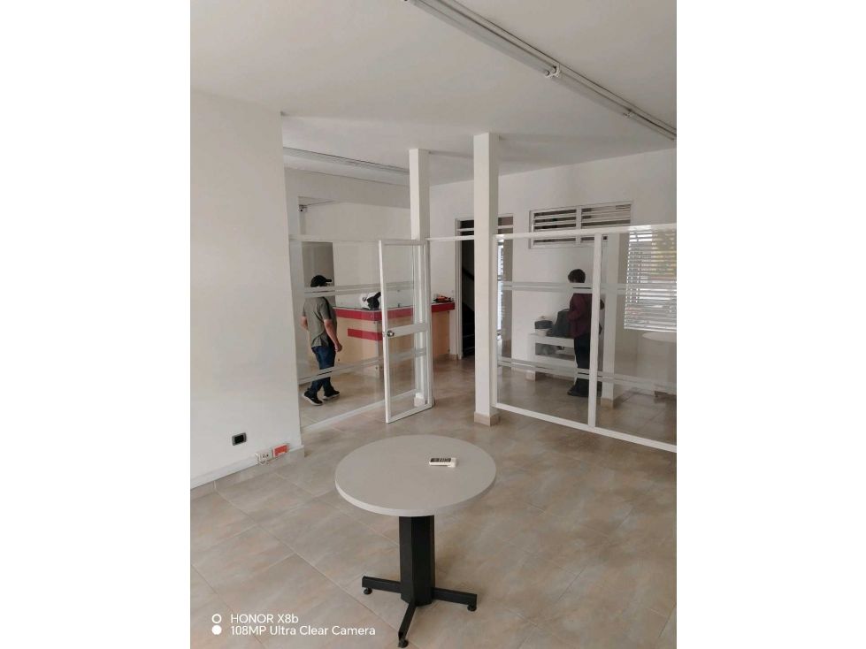 Edificio en venta Valle Del Cauca Cali San Vicente 695 m2 Habitaciones 12 Baños 6 Garajes 4 Precio $1550000000