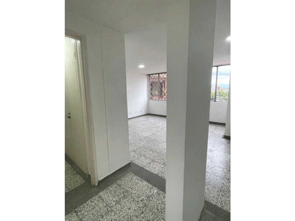 Apartamento en venta Valle Del Cauca Cali Santa Anita - La Selva 65 m2 Habitaciones 3 Baños 2 Garajes 1 Precio $233000000