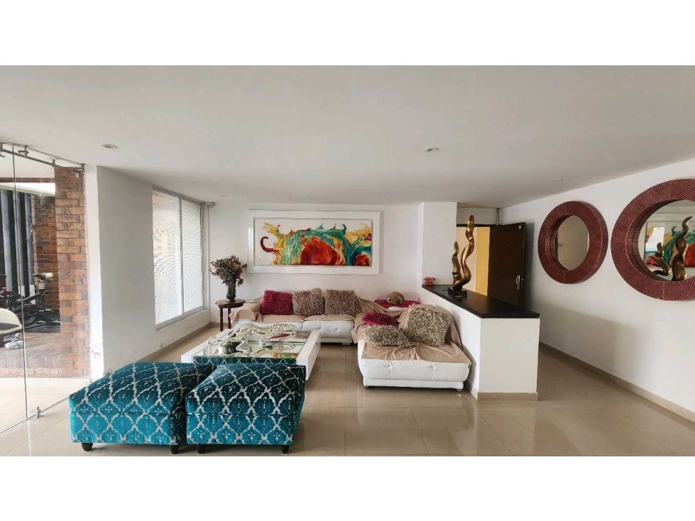 Apartamento en venta Valle Del Cauca Cali El Peñón 224 m2 Habitaciones 3 Baños 5 Garajes 2 Precio $950000000