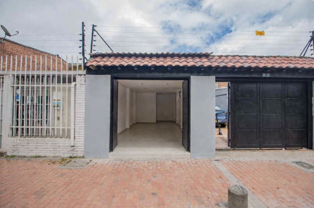 Local en arriendo Cundinamarca Bogotá La Esmeralda 31 m2 Habitaciones 0 Baños 1 Garajes 0 Precio $2500000