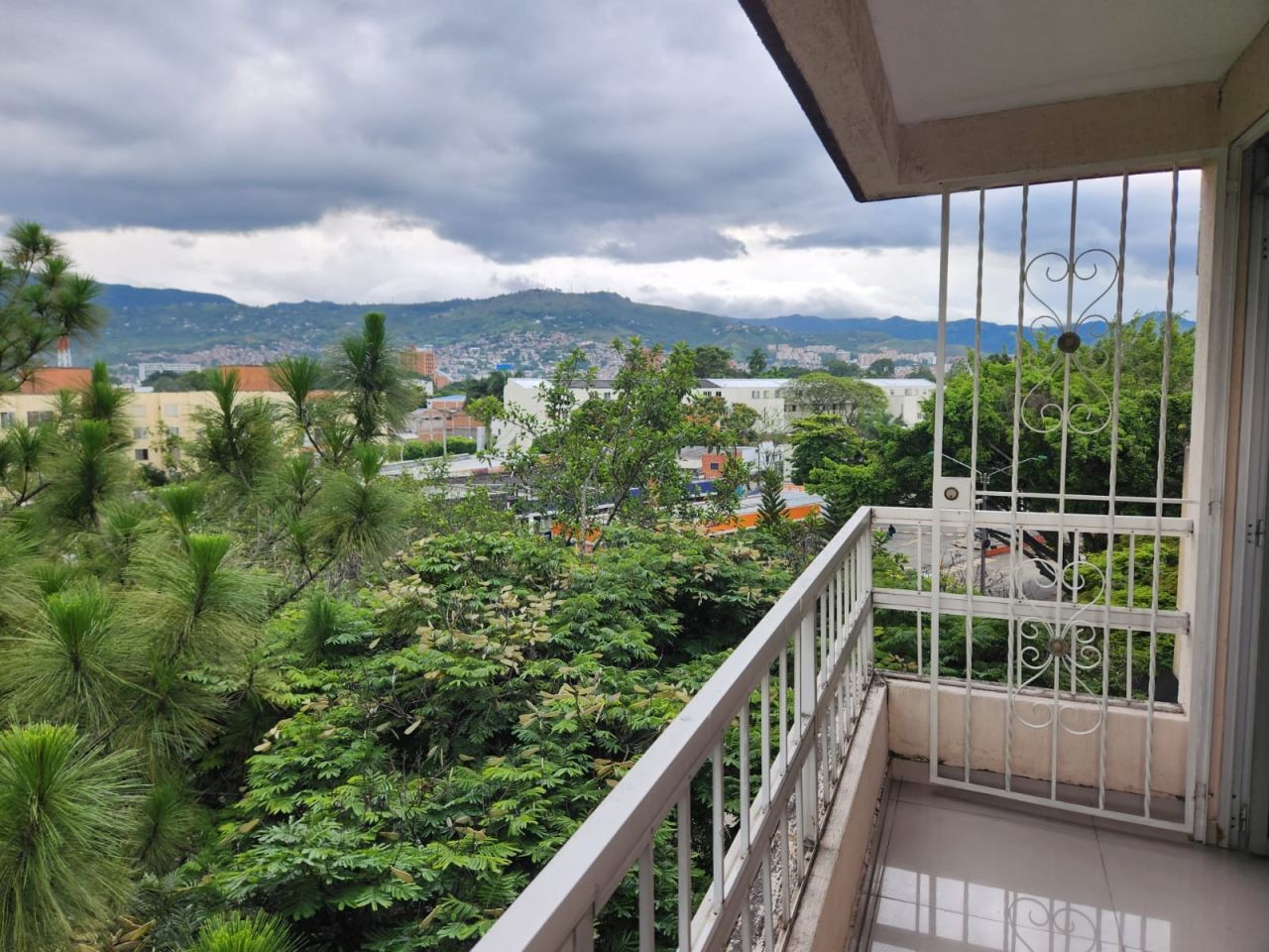 Apartamento en venta Valle Del Cauca Cali Cañaveralejo - Seguros Patria 101 m2 Habitaciones 3 Baños 2 Garajes 1 Precio $259000000