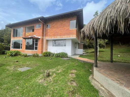 Casa en arriendo Antioquia El Retiro El Retiro 350 m2 Habitaciones 6 Baños 6 Garajes 2 Precio $12000000