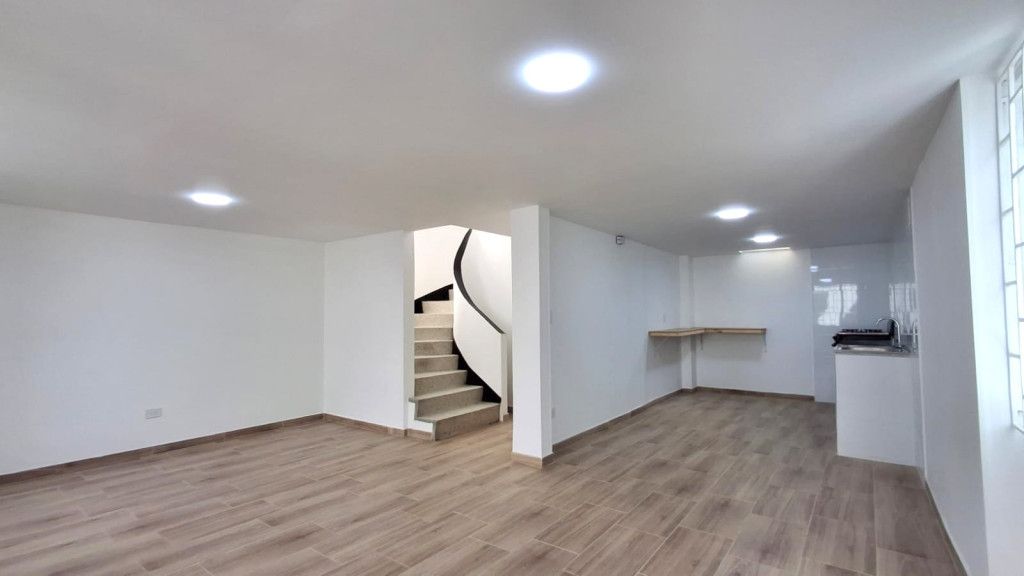 Casa en arriendo Cundinamarca Bogotá San Francisco 180 m2 Habitaciones 4 Baños 3 Garajes 2 Precio $3800000