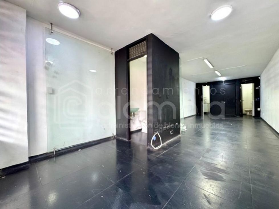 Local en arriendo Antioquia Envigado Zona Centro 40 m2 Habitaciones 0 Baños 2 Garajes 0 Precio $2800000