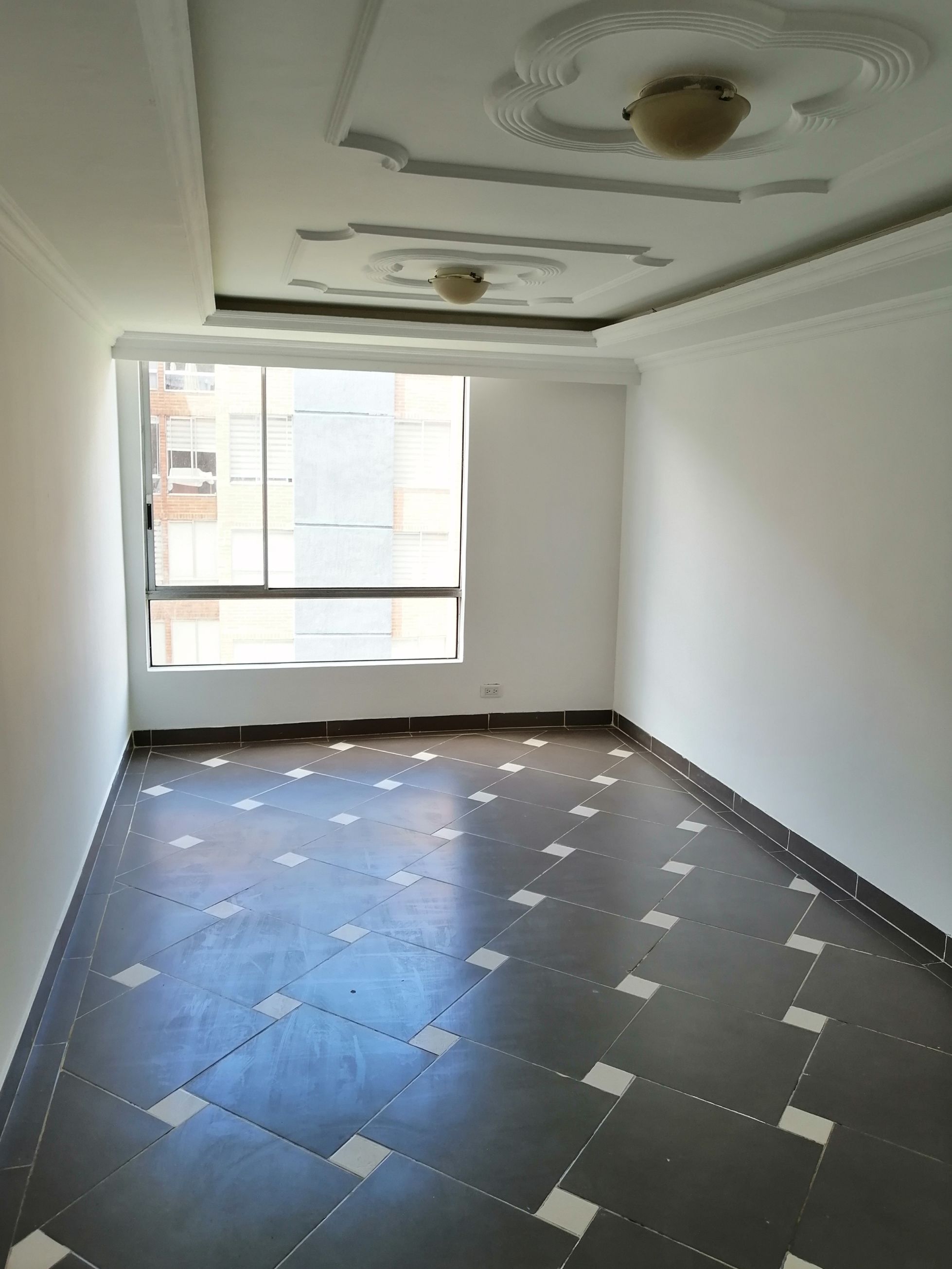 Apartamento en venta Cundinamarca Bogotá Ub Castilla Real 60 m2 Habitaciones 3 Baños 2 Garajes 0 Precio $270000000