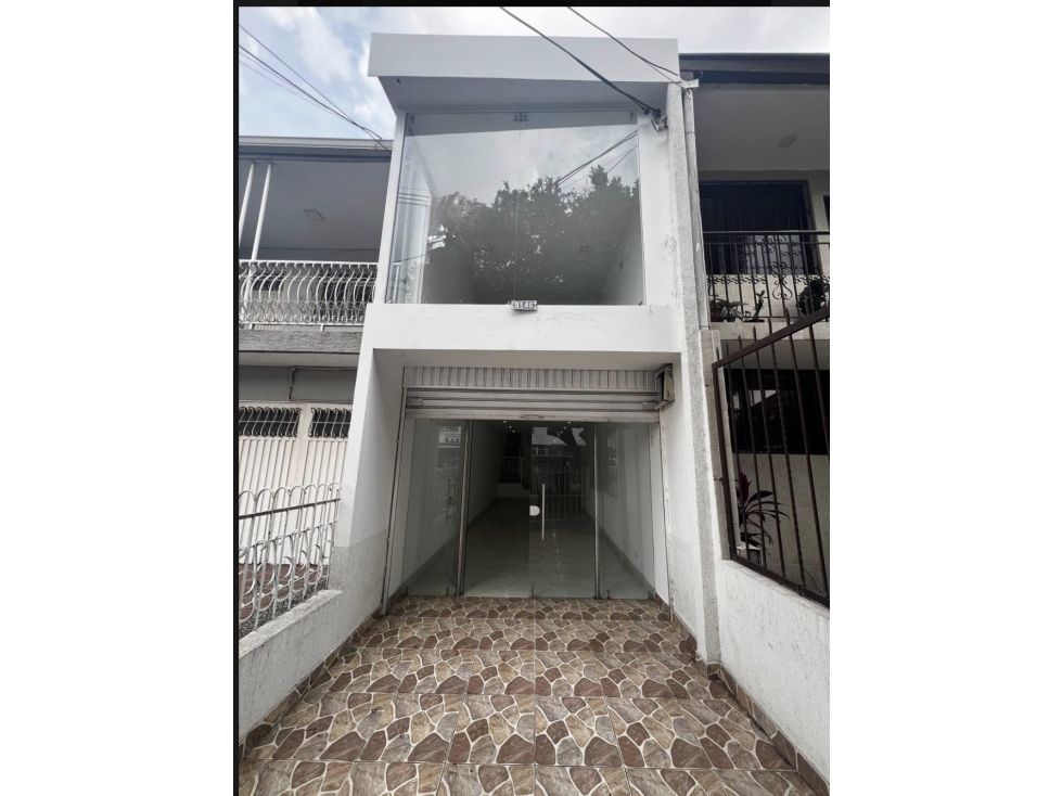 Local en arriendo Valle Del Cauca Cali Champagnat 140 m2 Habitaciones 0 Baños 2 Garajes 0 Precio $2400000
