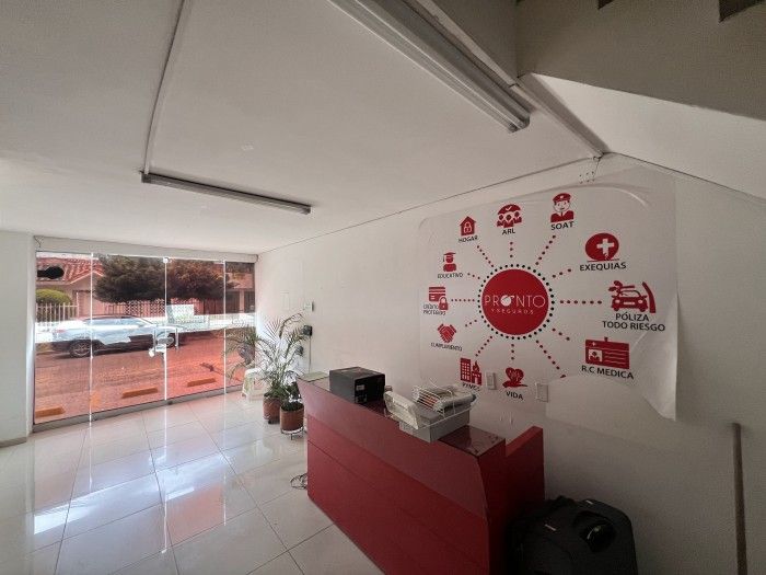 Edificio en arriendo Valle Del Cauca Cali La Hacienda 230 m2 Habitaciones 6 Baños 4 Garajes 7 Precio $10000000