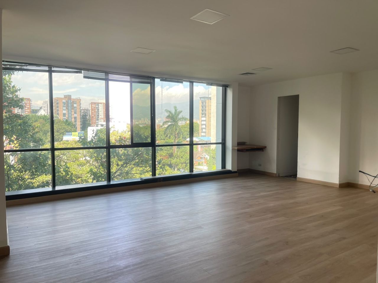 Oficina en venta Antioquia Medellín La Aguacatala 81 m2 Habitaciones 0 Baños 1 Garajes 1 Precio $755000000