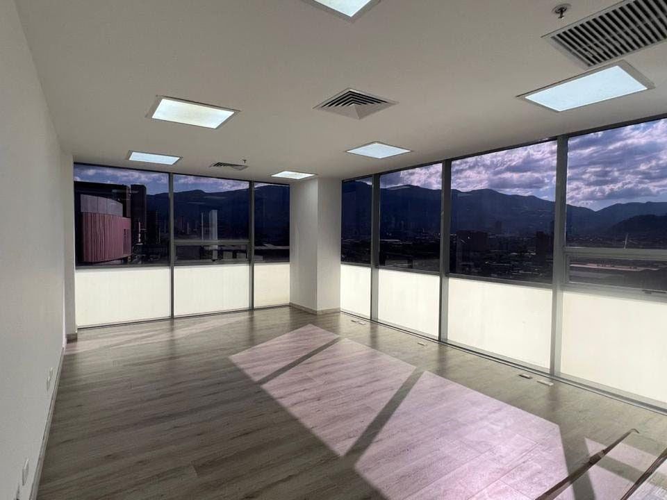 Oficina en venta Antioquia Envigado Las Vegas 47 m2 Habitaciones 0 Baños 1 Garajes 0 Precio $517000000