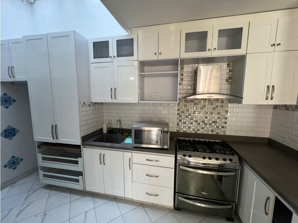 Casa en arriendo Antioquia Medellín La Candelaria 150 m2 Habitaciones 4 Baños 2 Garajes 2 Precio $4200000