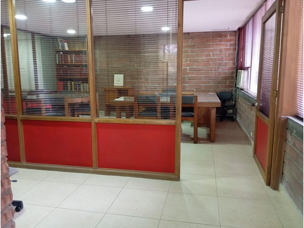 Oficina en venta Antioquia Medellín Nueva Villa De Aburra 144 m2 Habitaciones 0 Baños 1 Garajes 0 Precio $650000000