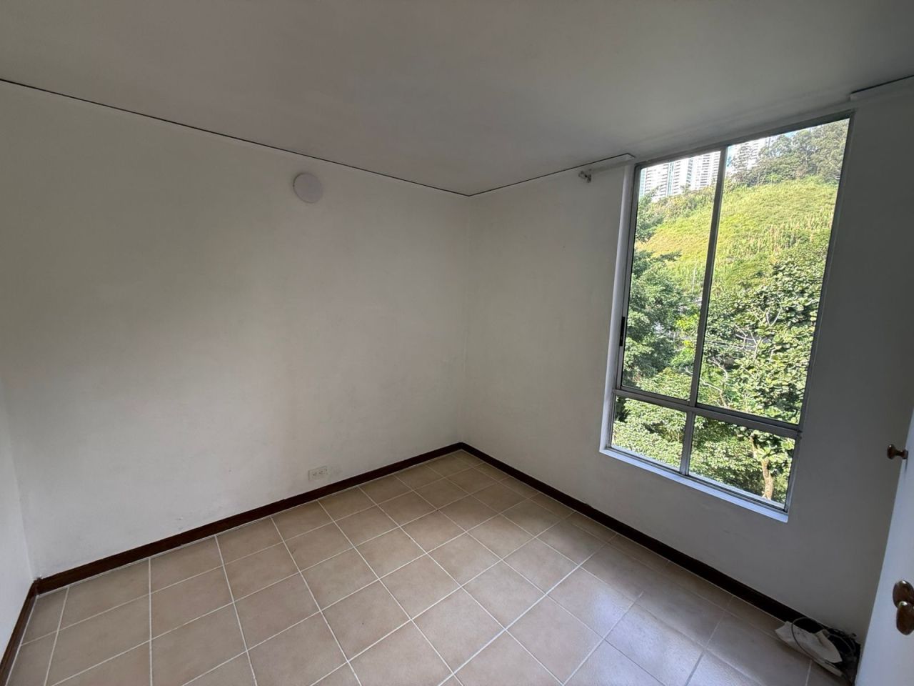 Apartamento en arriendo Antioquia Medellín Castropol 70 m2 Habitaciones 3 Baños 2 Garajes 1 Precio $3400000