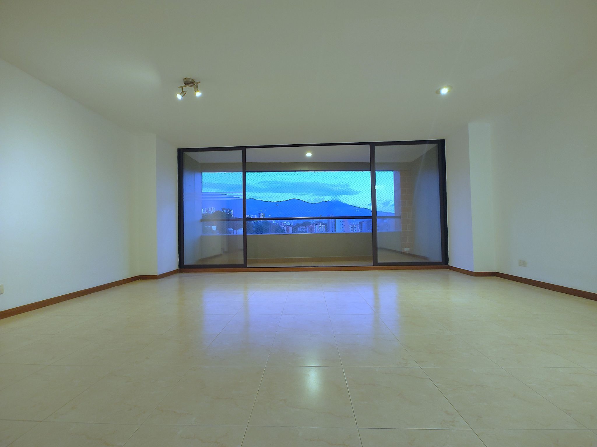 Apartamento en arriendo Antioquia Medellín Urbanizacion Villa Linda 114 m2 Habitaciones 3 Baños 3 Garajes 1 Precio $5100000