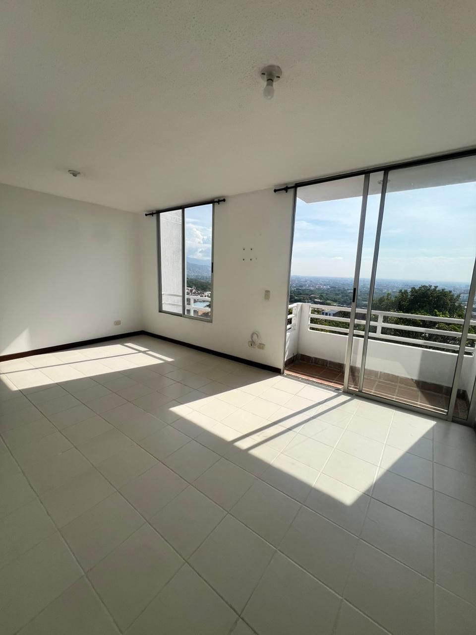 Apartamento en arriendo o venta Valle Del Cauca Cali Ub Santa Helena 65 m2 Habitaciones 3 Baños 2 Garajes 1 Precio venta $194000000 Precio arriendo $1250000