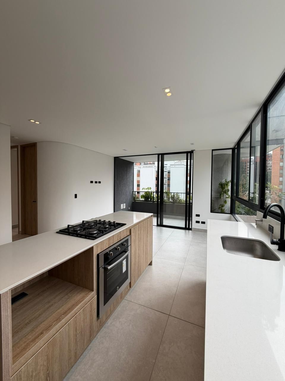 Apartamento en venta Antioquia Medellín Castropol 85 m2 Habitaciones 2 Baños 3 Garajes 3 Precio $1400000000