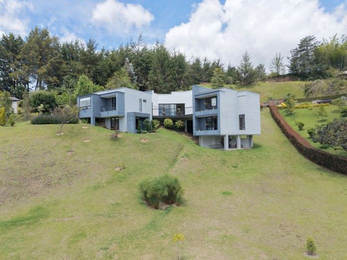 Casa en venta Antioquia El Carmen De Viboral El Carmen De Viboral 315 m2 Habitaciones 5 Baños 7 Garajes 0 Precio $2530000000