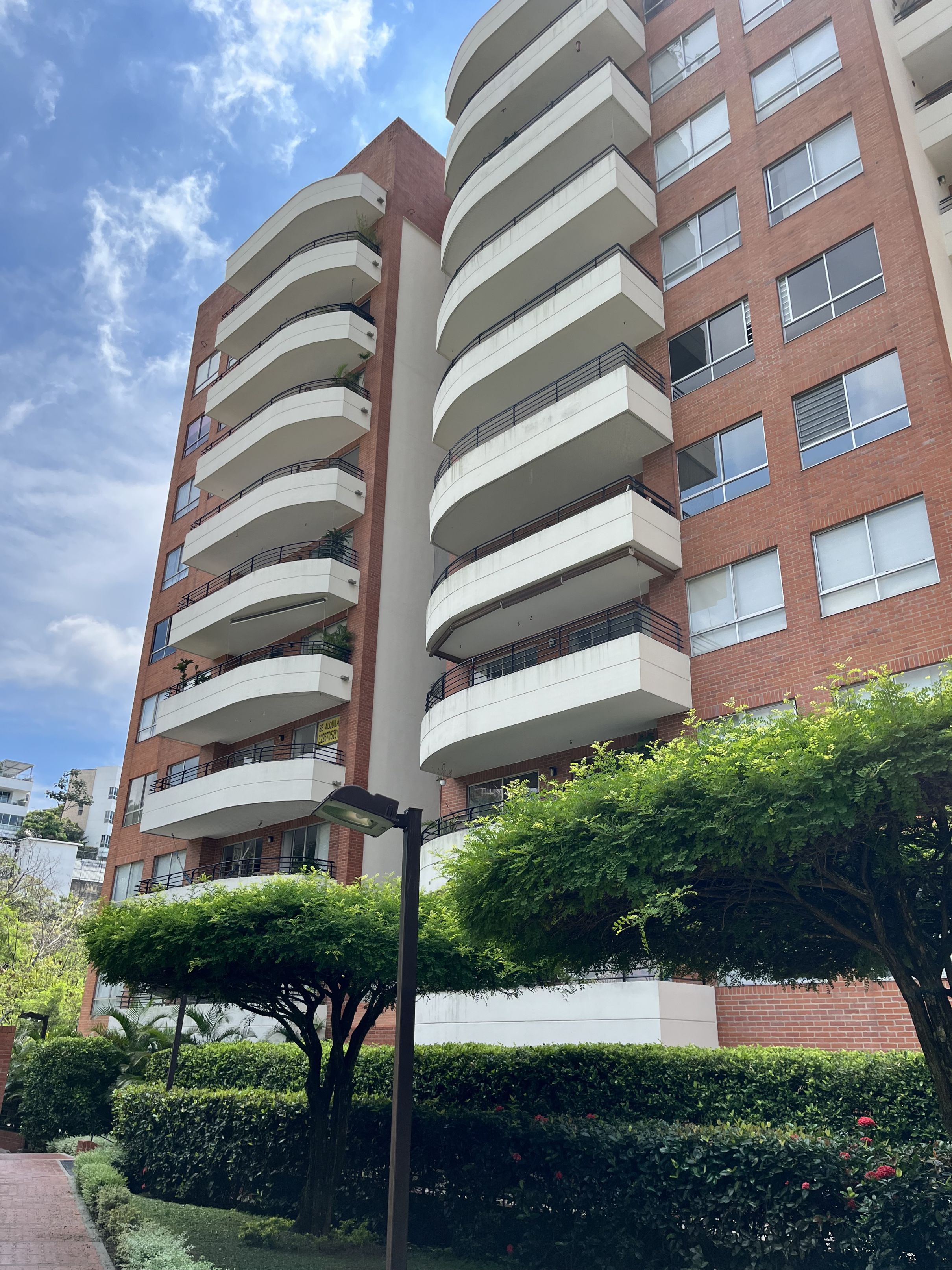 Apartamento en venta Valle Del Cauca Cali Conjunto Residencial Club Cristales I 125 m2 Habitaciones 3 Baños 3 Garajes 2 Precio $730000000