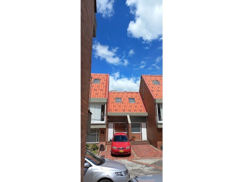 Casa en arriendo Cundinamarca Bogotá Maranta Iii Sector 120 m2 Habitaciones 4 Baños 4 Garajes 2 Precio $4000000