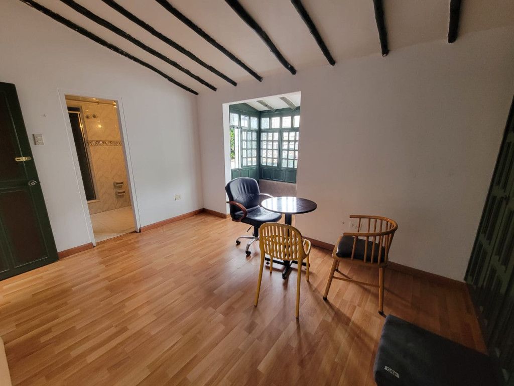 Oficina en arriendo Cundinamarca Bogotá Santa Barbara Central 12 m2 Habitaciones 0 Baños 1 Garajes 0 Precio $950000