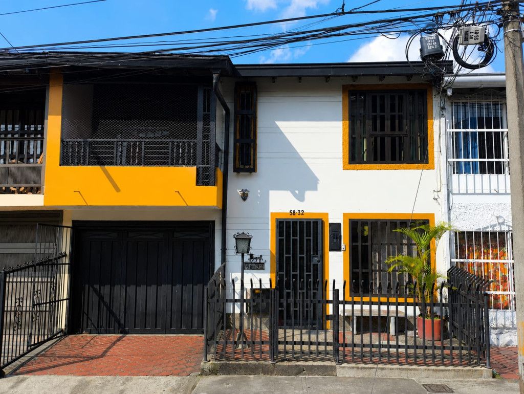 Casa en venta Antioquia Medellín Santa Fe 260 m2 Habitaciones 5 Baños 4 Garajes 1 Precio $1000000000