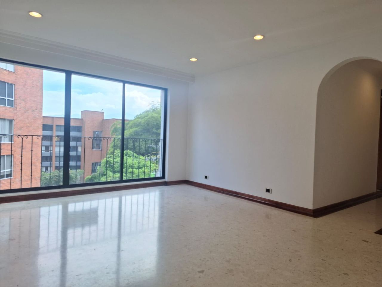 Apartamento en arriendo Antioquia Medellín La Aguacatala 82 m2 Habitaciones 2 Baños 2 Garajes 1 Precio $4200000