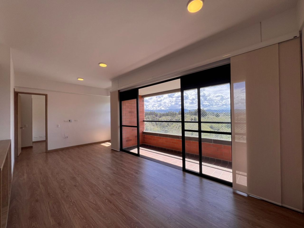 Apartamento en arriendo o venta Antioquia Rionegro Cuatro Esquinas 77 m2 Habitaciones 2 Baños 3 Garajes 1 Precio venta $700000000 Precio arriendo $3400000
