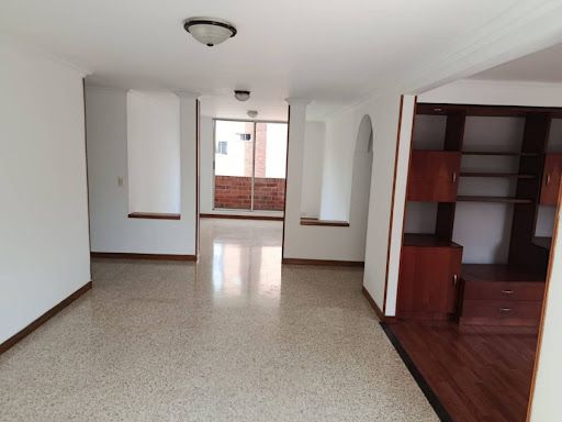 Apartamento en arriendo Antioquia Medellín Castropol 110 m2 Habitaciones 2 Baños 3 Garajes 1 Precio $4200000