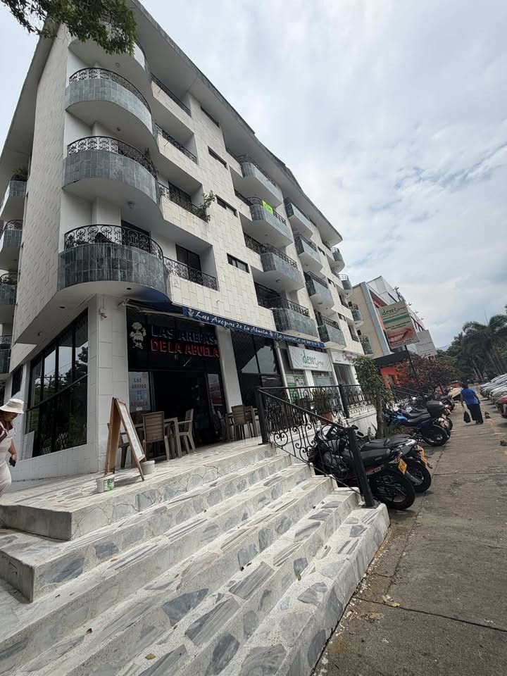 Apartamento en venta Valle Del Cauca Cali Santa Anita - La Selva 118 m2 Habitaciones 4 Baños 3 Garajes 2 Precio $450000000
