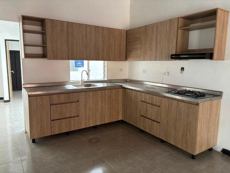 Casa en arriendo Antioquia Medellín Los Colores 230 m2 Habitaciones 6 Baños 6 Garajes 0 Precio $7650000