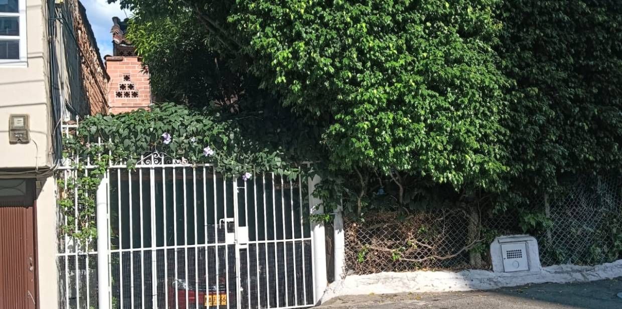 Apartamento en arriendo Antioquia Medellín Los Alcazares 17 m2 Habitaciones 1 Baños 1 Garajes 0 Precio $1200000