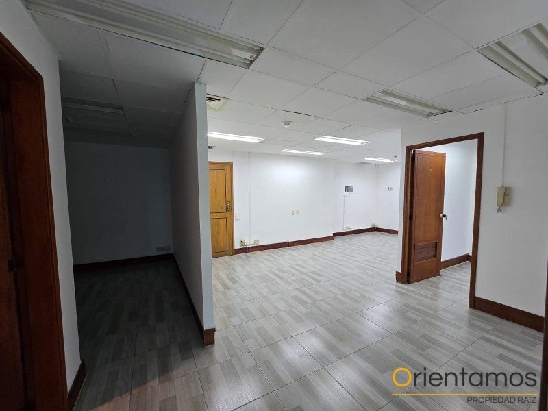 Oficina en arriendo Antioquia Medellín La Aguacatala 108 m2 Habitaciones 0 Baños 2 Garajes 2 Precio $8500000