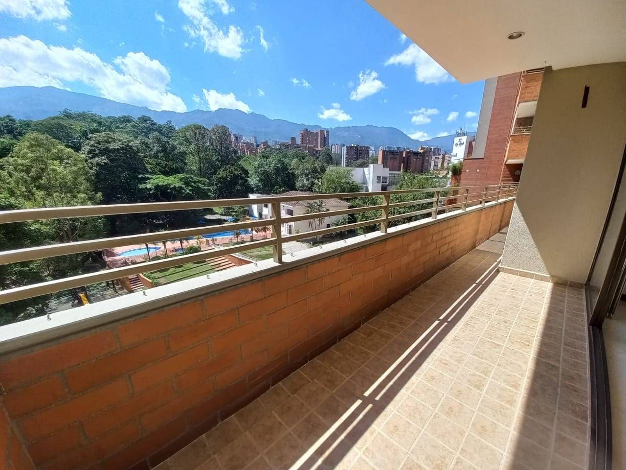 Apartamento en arriendo Antioquia Envigado Bosques De Zúñiga 110 m2 Habitaciones 3 Baños 4 Garajes 2 Precio $5800000