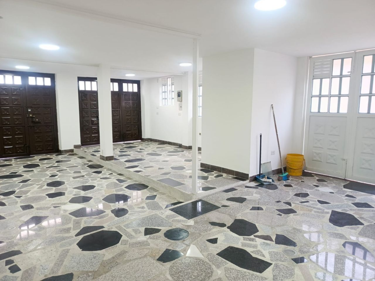 Local Comercial en arriendo Cundinamarca Bogotá La Granja 60 m2 Habitaciones 0 Baños 2 Garajes 0 Precio $2700000
