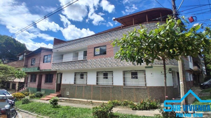 Apartamento en arriendo Antioquia Envigado Los Naranjos 90 m2 Habitaciones 3 Baños 2 Garajes 0 Precio $2800000