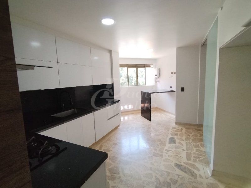 Apartamento en arriendo Antioquia Medellín Castropol 145 m2 Habitaciones 3 Baños 3 Garajes 2 Precio $6200000