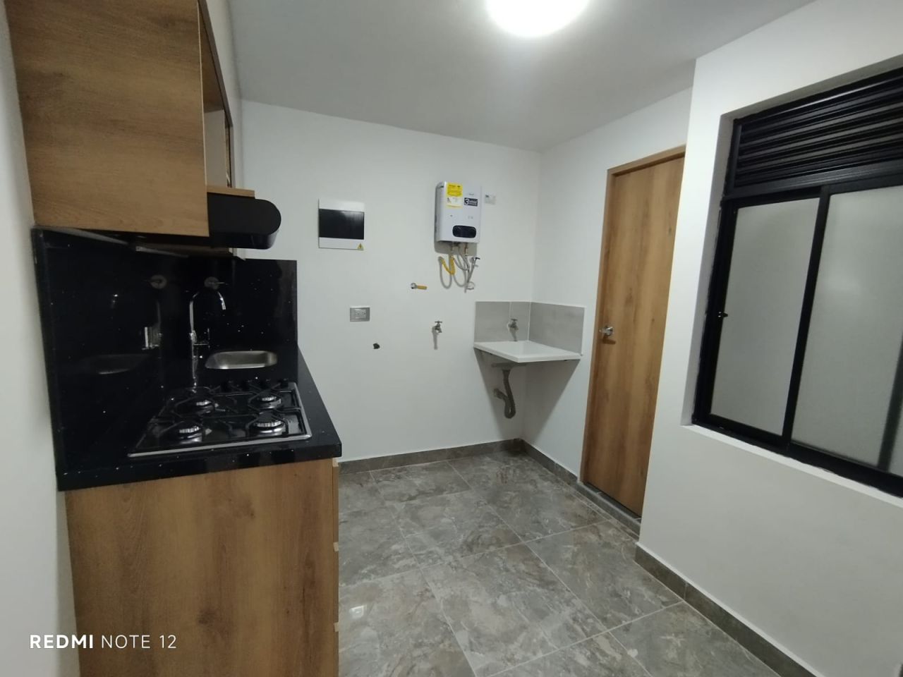Apartamento en arriendo Antioquia Medellín Naranjitos 40 m2 Habitaciones 1 Baños 1 Garajes 0 Precio $900000
