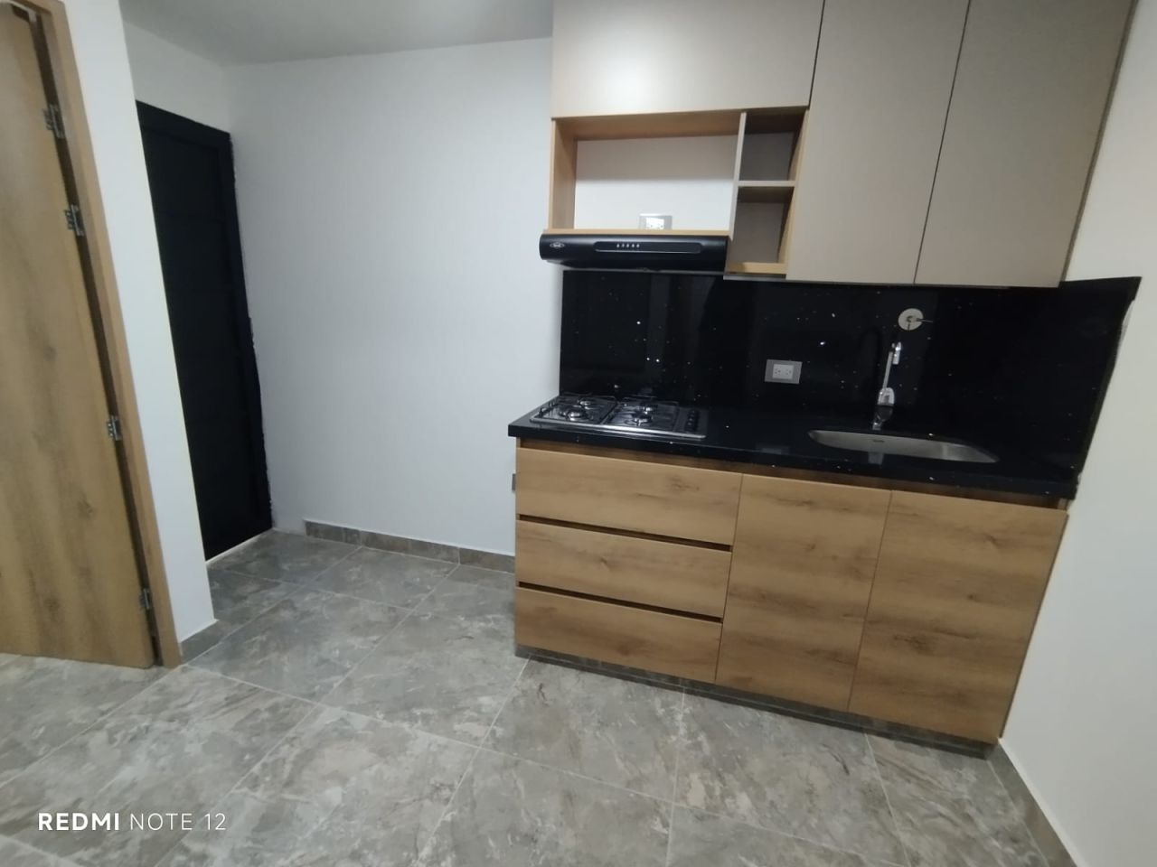 Apartamento en arriendo Antioquia Medellín Naranjitos 40 m2 Habitaciones 1 Baños 1 Garajes 0 Precio $900000