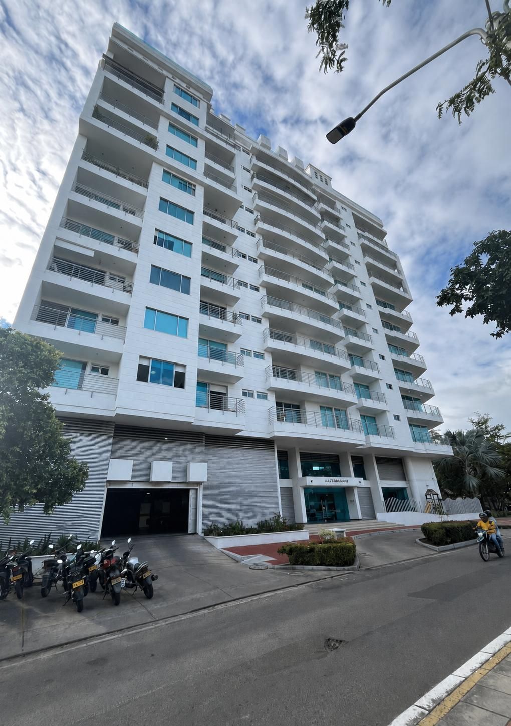 Apartamento en arriendo Huila Neiva Centro 154 m2 Habitaciones 3 Baños 4 Garajes 2 Precio $3750000