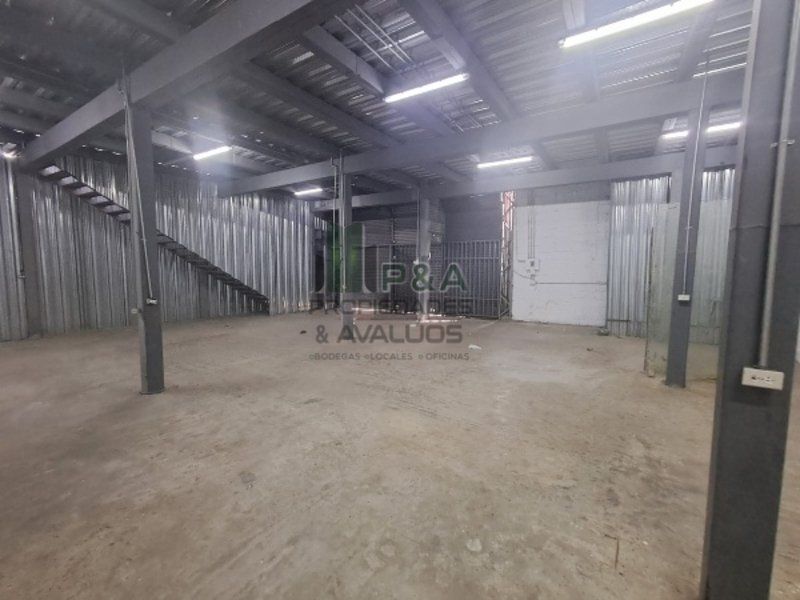 Bodega en arriendo Antioquia Medellín Buenos Aires 220 m2 Habitaciones 0 Baños 1 Garajes 0 Precio $9500000