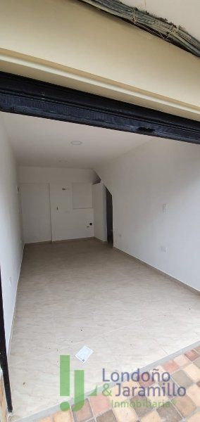 Edificio en venta Antioquia Itagüí Camparola 240 m2 Habitaciones 8 Baños 8 Garajes 0 Precio $1200000000