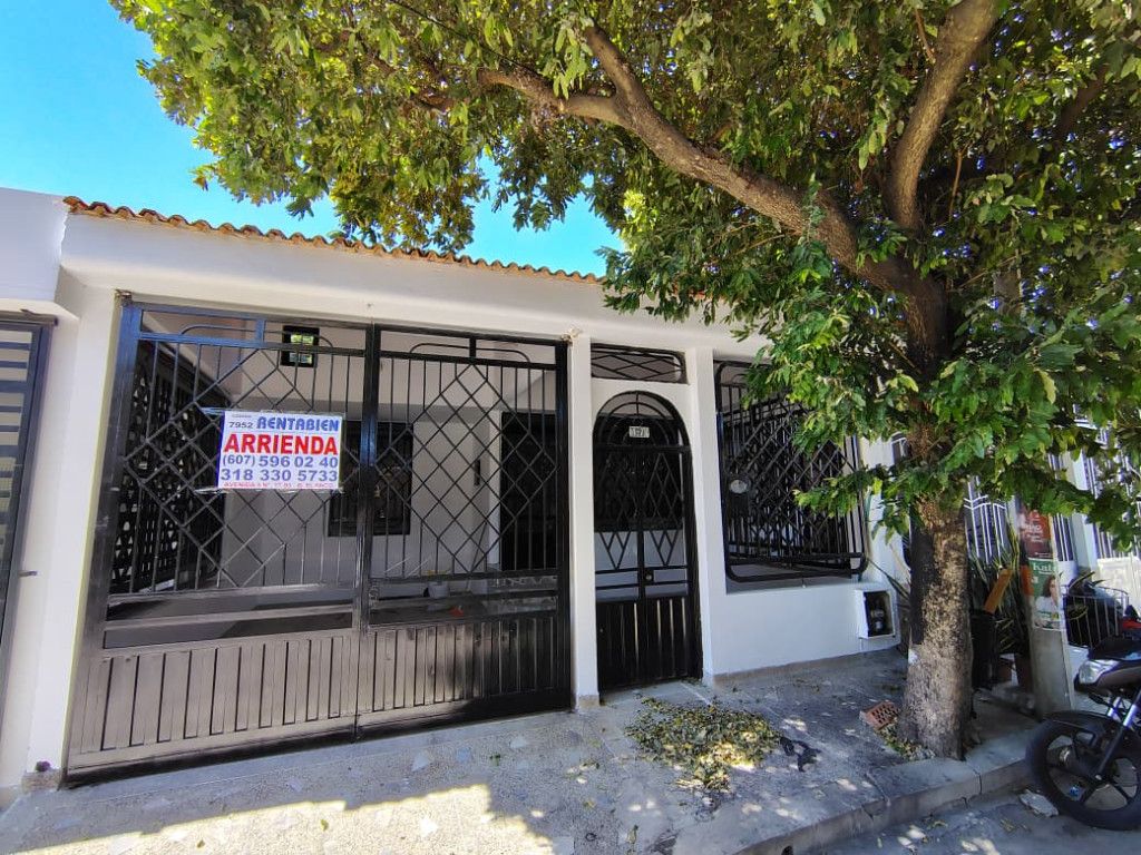 Casa en arriendo Norte De Santander Cúcuta Prados Del Este 90 m2 Habitaciones 3 Baños 3 Garajes 1 Precio $1100000