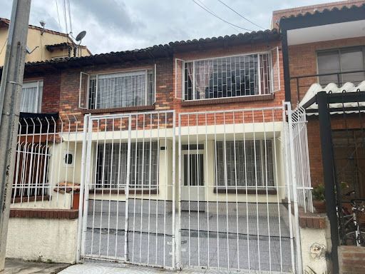 Casa en venta Cundinamarca Chía Br Santa Lucia 170 m2 Habitaciones 4 Baños 4 Garajes 2 Precio $600000000