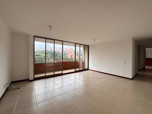 Apartamento en arriendo Antioquia Medellín La Frontera 150 m2 Habitaciones 3 Baños 3 Garajes 2 Precio $6500000