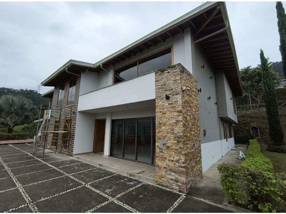Casa en arriendo Antioquia Envigado San Rafael 400 m2 Habitaciones 4 Baños 6 Garajes 8 Precio $12000000