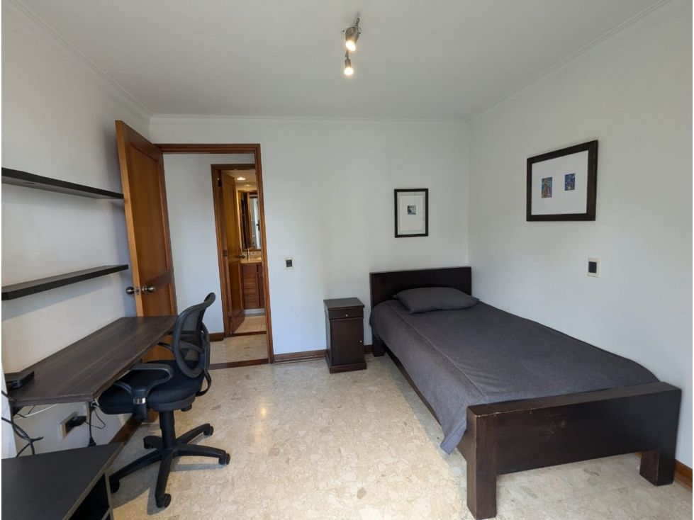 Apartamento en arriendo Antioquia Medellín La Linde 130 m2 Habitaciones 3 Baños 2 Garajes 1 Precio $5800000