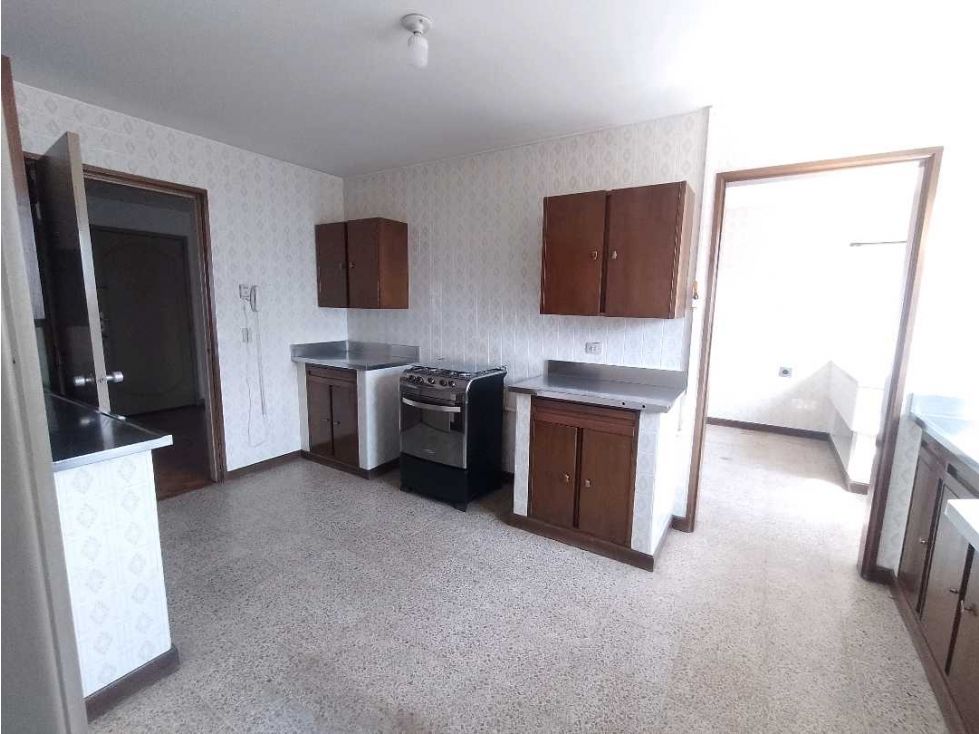 Apartamento en arriendo Antioquia Medellín La Candelaria 217 m2 Habitaciones 5 Baños 4 Garajes 1 Precio $3500000