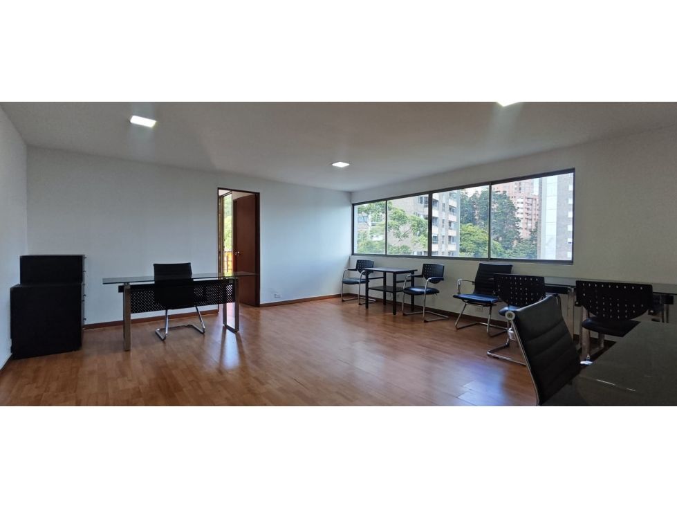 Oficina en arriendo Antioquia Medellín El Tesoro 54 m2 Habitaciones 0 Baños 2 Garajes 1 Precio $4900000