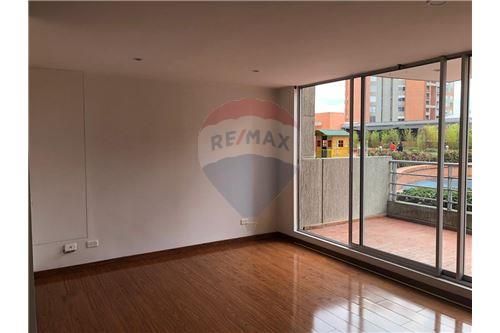 Apartamento en arriendo Cundinamarca Bogotá San Antonio Nor - Occidental 79 m2 Habitaciones 3 Baños 2 Garajes 1 Precio $2800000