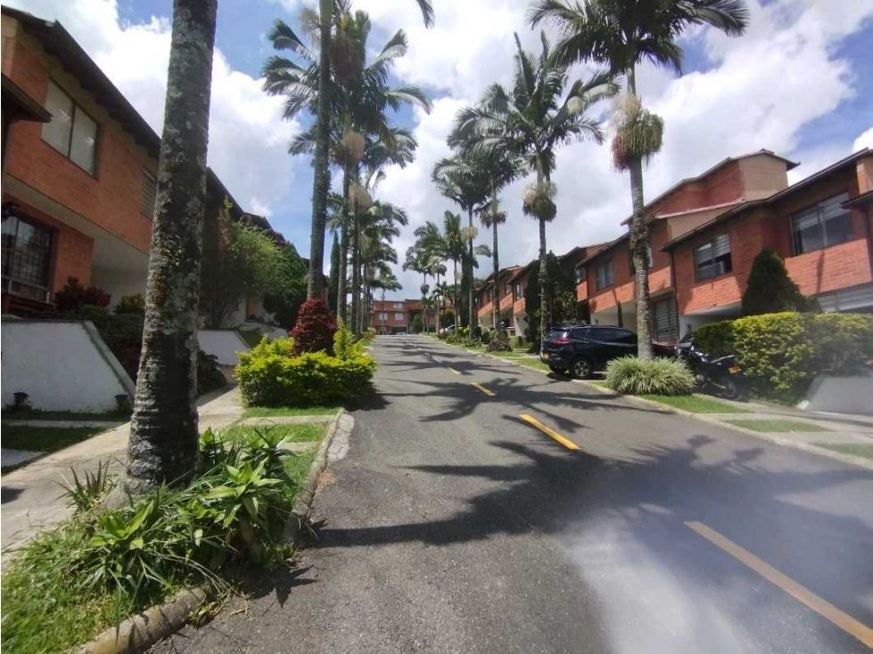 Casa en arriendo Antioquia Envigado Las Antillas 140 m2 Habitaciones 3 Baños 3 Garajes 2 Precio $4700000